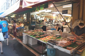 ���C���ӂ�钩�s�̂��X