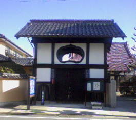 ���M���R��