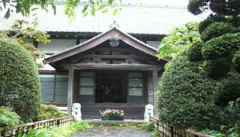 ���`���{��